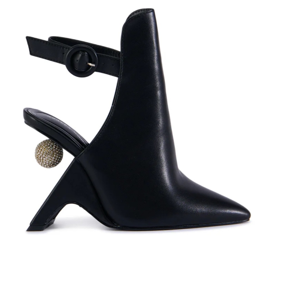 Azelea Wang Embellished Pump